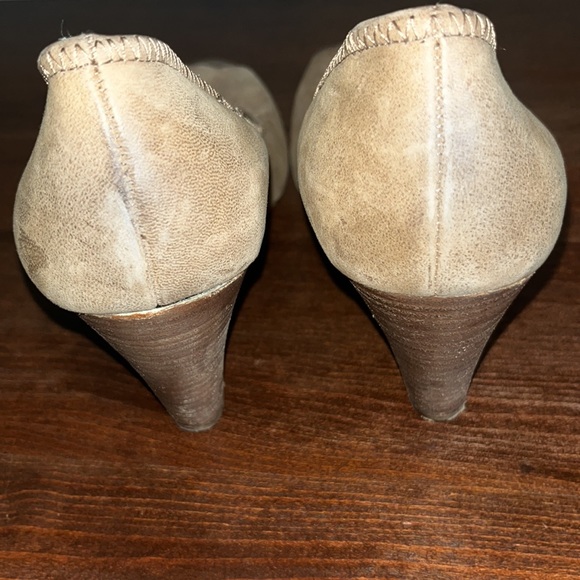 BCBGeneration Size 9B 39/40 Wedge - Picture 4 of 5